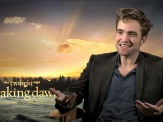 Robert Pattinson Talks Golfing With Anthony Mackie