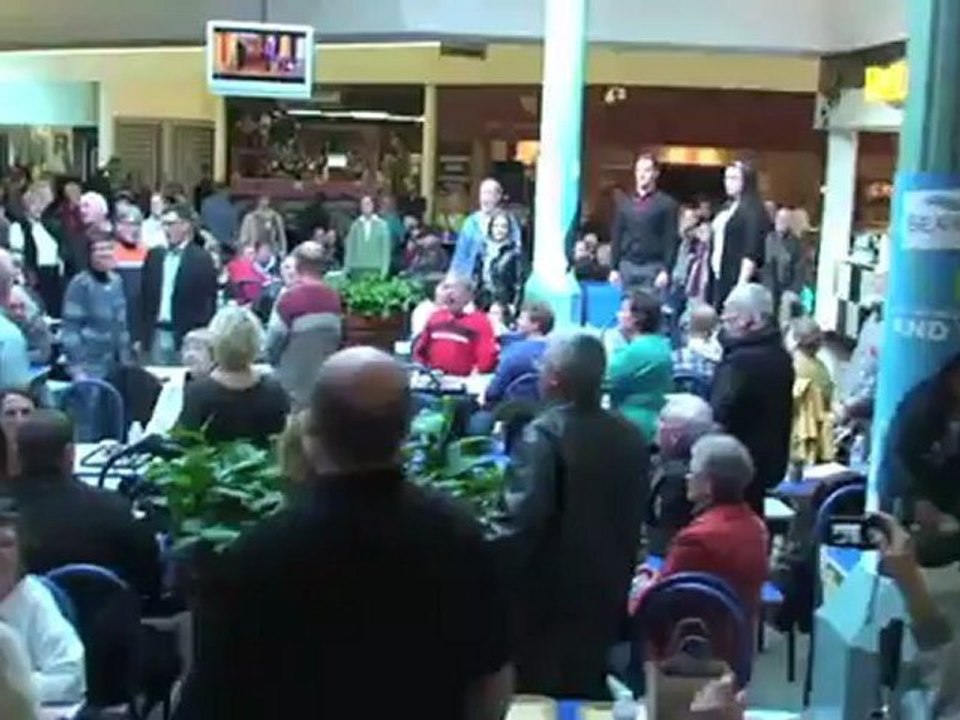 Christmas_Food_Court_Flash_Mob_Hallelujah_Chorus_-_Must_See