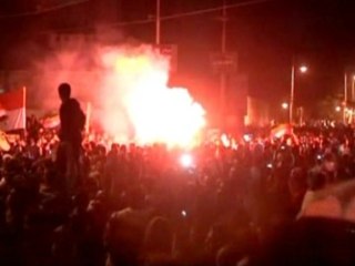 Protesters surge around Egypt's presidential palace