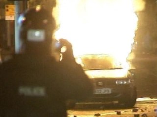 Clinton condemns riot in Northern Ireland