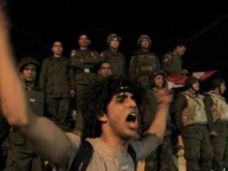 Protesters continue to call for Morsi to step down