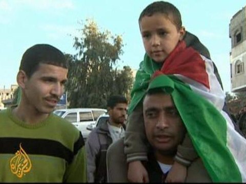 Hamas chief Meshaal makes historic Gaza visit