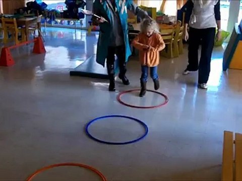 Parcours de sauts variés en maternelle