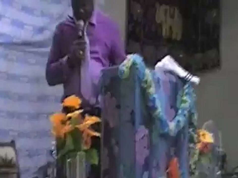 ACTIONS ET PRÉDICATION  PENDANT UNE VEILLÉE DE PRIÈRE DU MIRIAD À YAMOUSSOUKRO