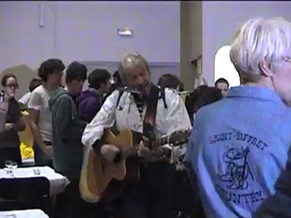 Lemahieu fait  l'homme-orchestre  (Rosy)   au TELETHON de St Quentin la poterie .