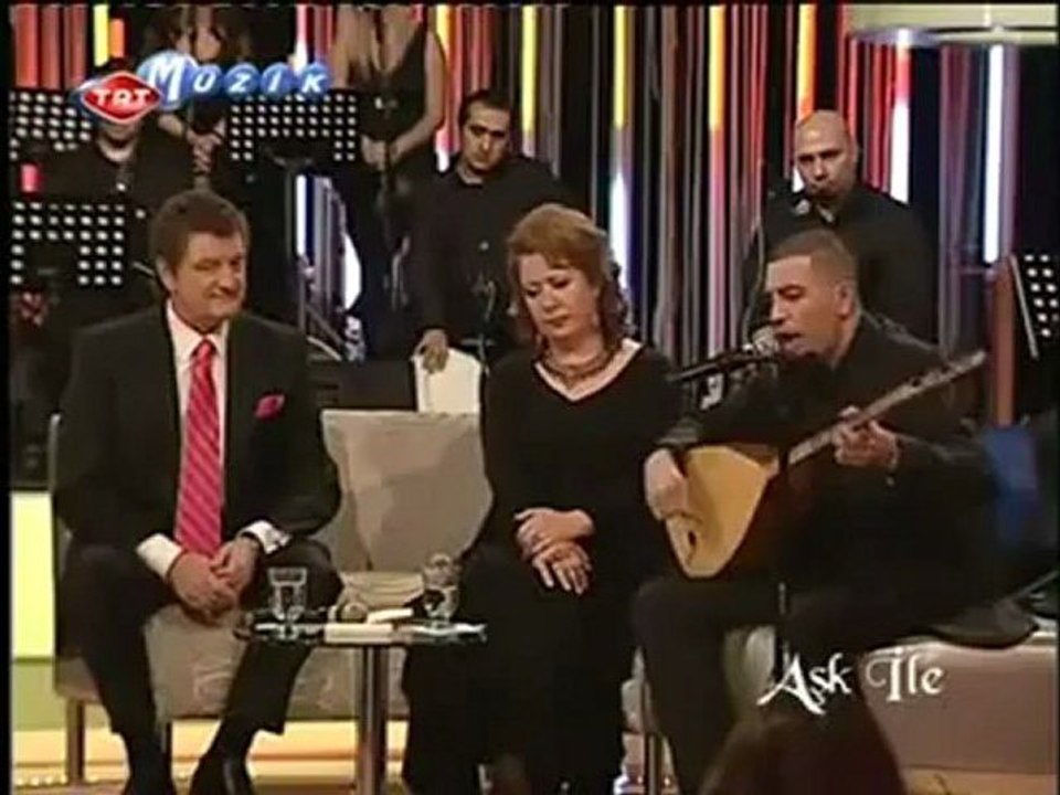 İsmail Altunsaray ~ Giye Giye Eskitmişsin Alları