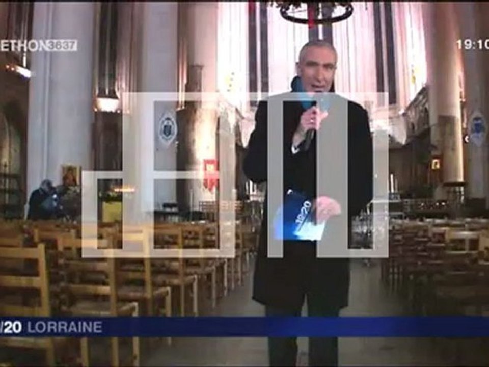 F3L-20121208-soir brève sapin place Stanislas.m2ts.0