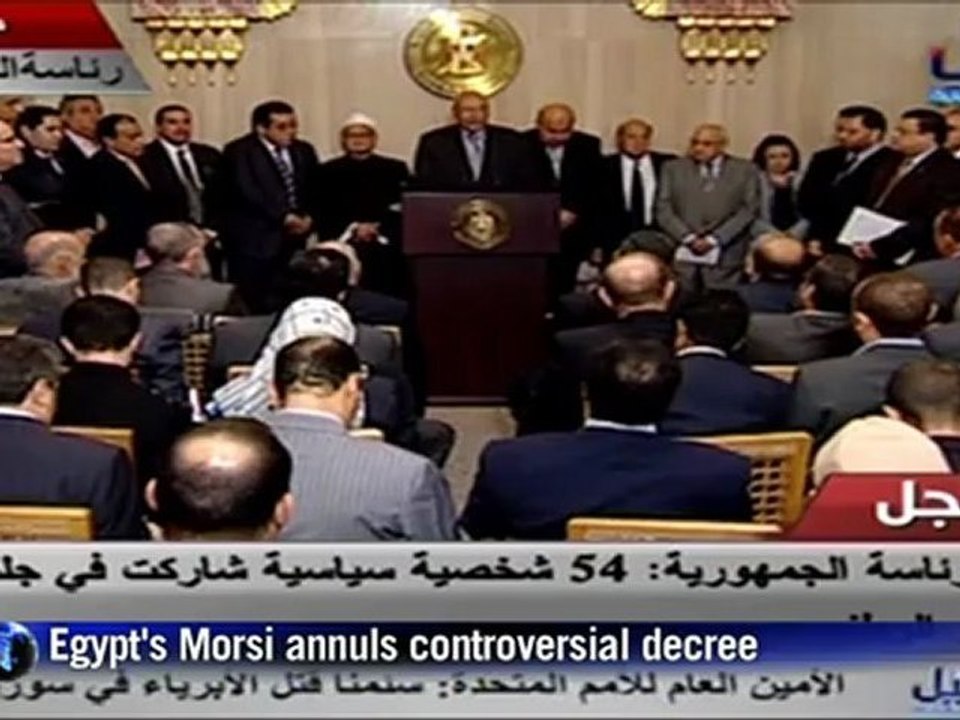 Egypt's Morsi annuls controversial decree
