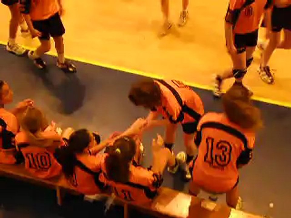 Margaux au hand-ball.On l'appelle " BIP...BIP......