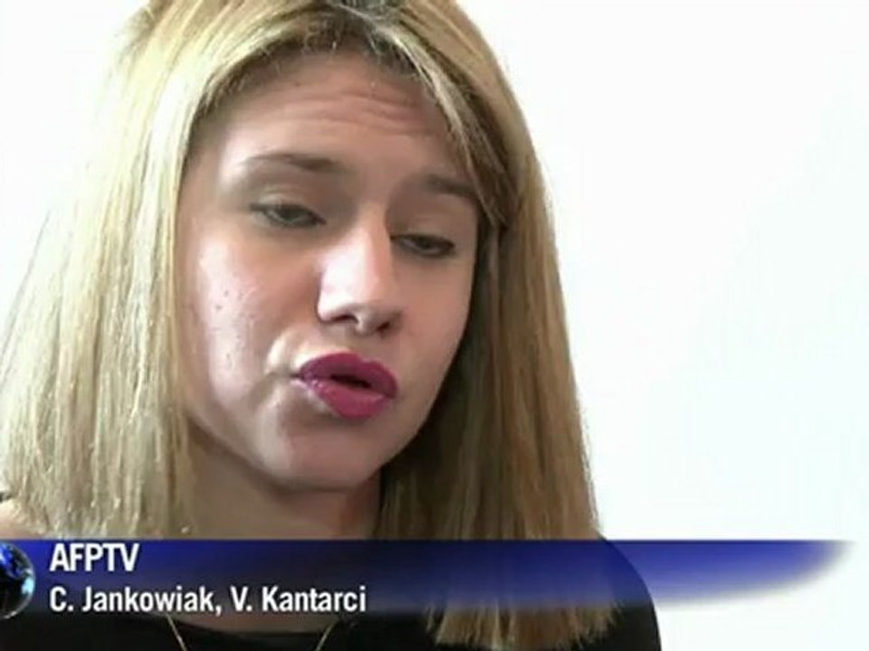 La fille d'un otage déplore l'absence d'informations