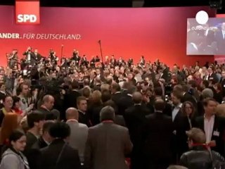 Le SPD choisit P.Steinbrück pour affronter A.Merkel