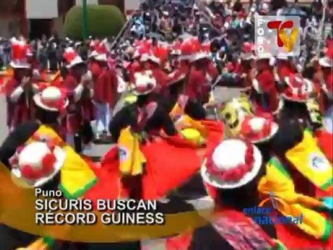 Puno Cientos de sicuris tocaran juntos para lograr Record de Guinness