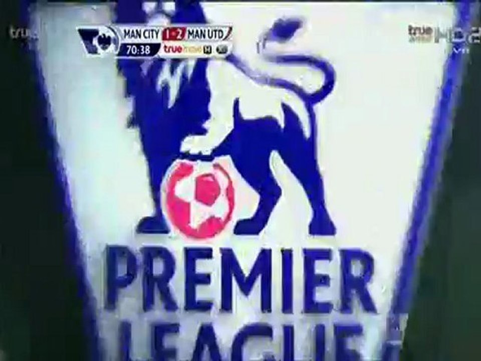 manc2-3manu_smalling defend