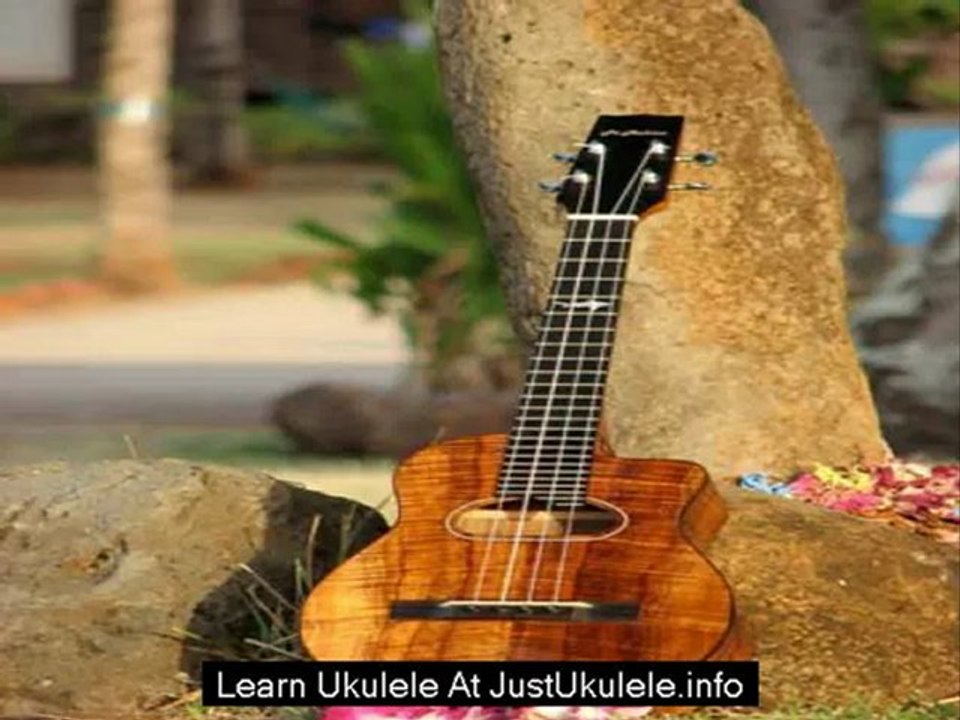 play ukulele with pick