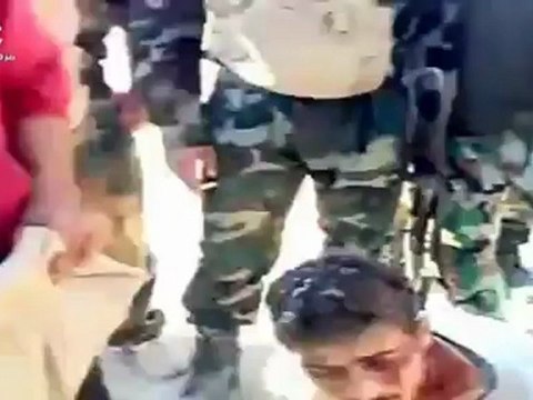 Esed askerleri işkenceye doymuyor