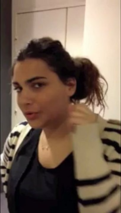 Oriane fait claquer ses oreilles