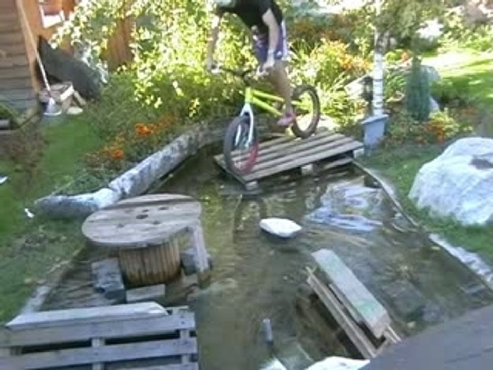 Jerome dans son bassin lol!!!