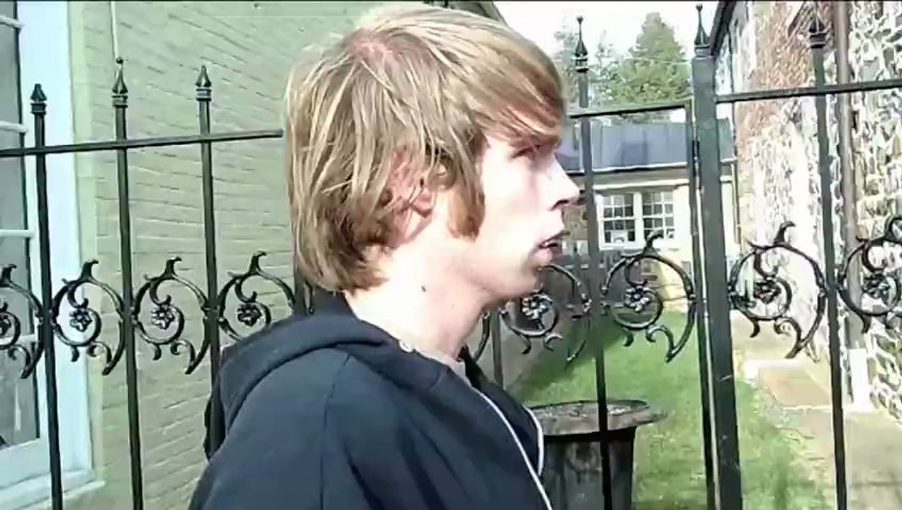 _While the birds sleep the crows do cry _  HD FINAL