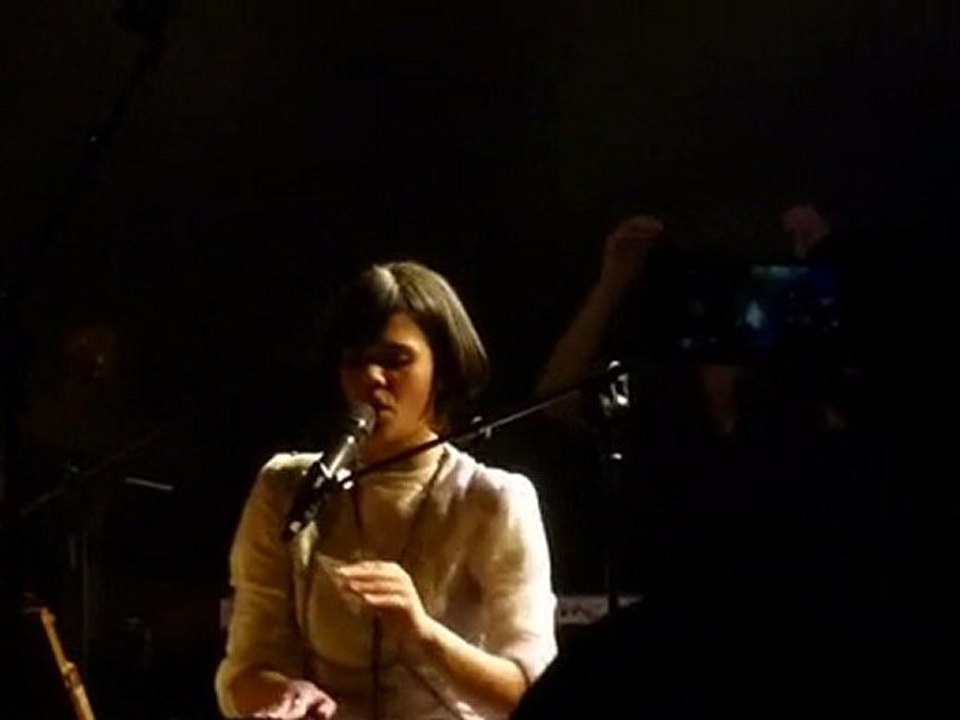 Bat For Lashes - Prescilla (Paris 2012)