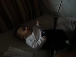 Kerem ve Halası sabah sporu yapıyorlar