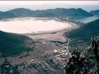 The SOS-radio 6 o'clock program .