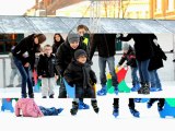 Un belle journée à la patinoire du marché de Noël de Douai par La Voix du Nord de Douai