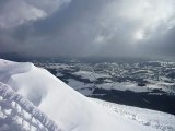 volcans enneigés vus du sommet du Puy de Dôme