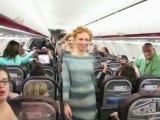 Израильтяне устроили фэшн-шоу на борту самолета