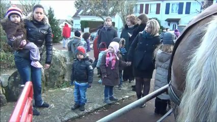 Sapin et Père Noël à Attainville 16-12-2012