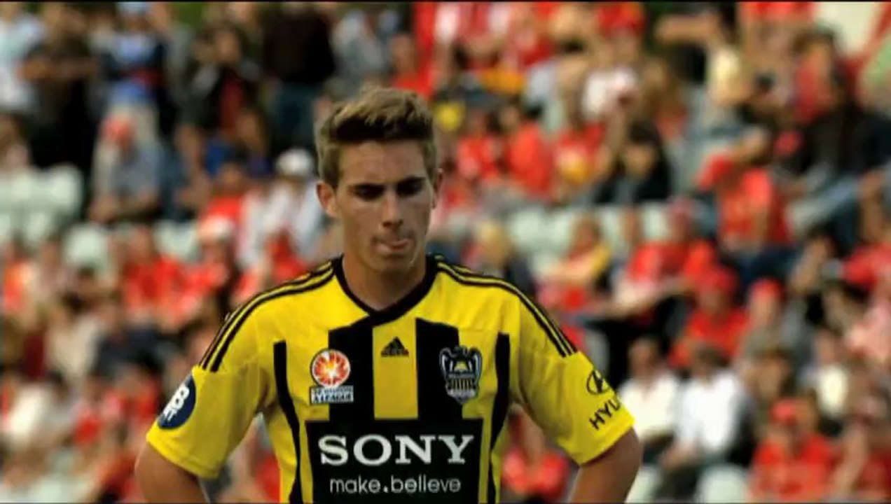 A-league: goalie hält elfmeter doppelt