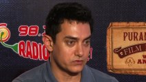 Aamir Khan Turns Secret Santa! - Bollywood Time [HD]