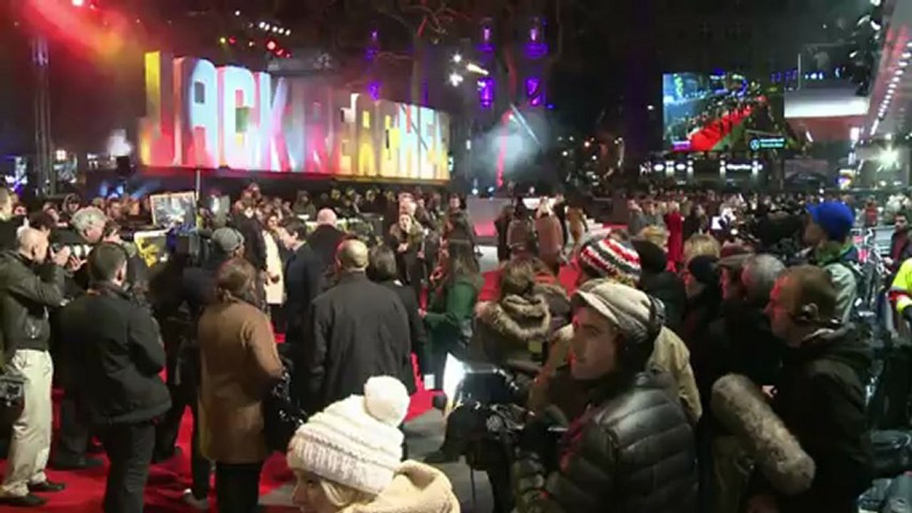 Tom cruise bei weltpremiere von "jack reacher" gefeiert