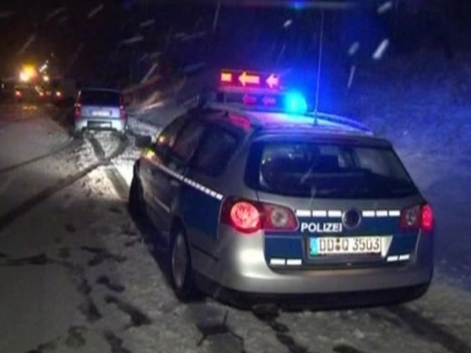 Heavy snowfall causes transport chaos in Germany