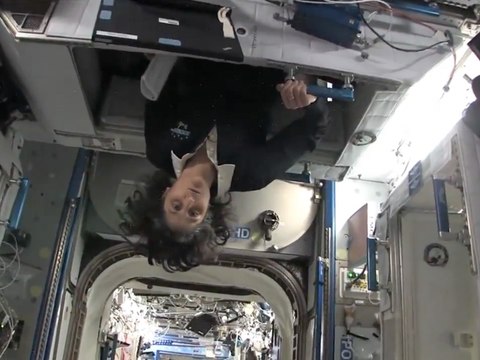 Laboratoires, toilettes, chambres à coucher... visite guidée de la Station spatiale internationale
