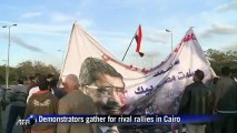 Hundreds of people demonstrate in favour of President Morsi