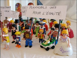 Miss boutin (playmobils et ukulélé pour le mariage pour tous)