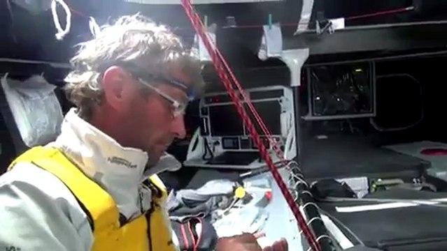 Bernard Stamm se casse une molaire et s'improvise dentiste sur le Vendée Globe