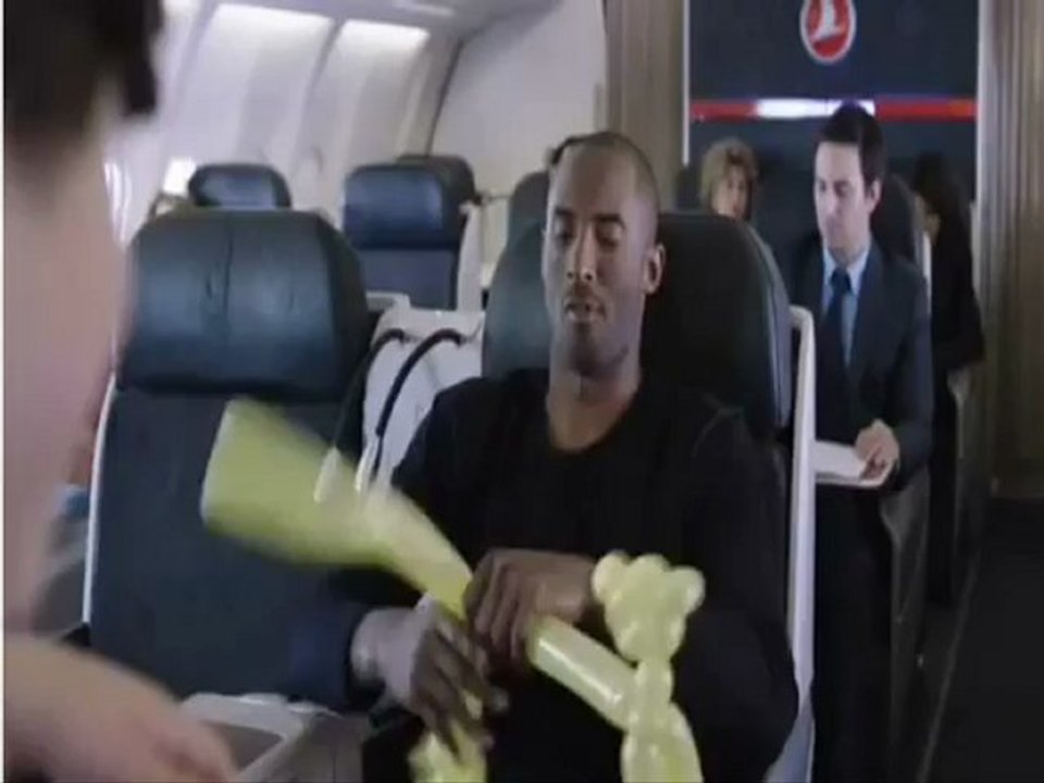 Leo Messi vs Kobe Bryant. Legends on Board, Turkish Airlines
