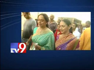 Esha Deol tattoo raises eyebrows in Tirumala