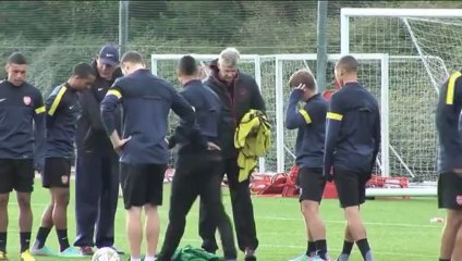 Transferts - Walcott intéresse aussi United