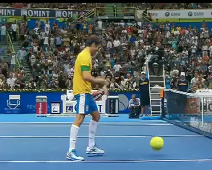 Roger Federer'den futbol şov