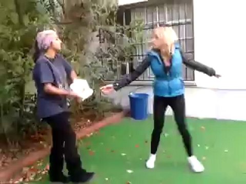 BEŞART SANAT OKULU DENEME TOPLULUĞU SEZONU YEPYENİ BİR OYUNLA AÇIYOR; KADINLIK BİZDE KALSIN! ( prova dan bir kesit )