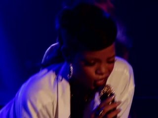 Ein Herz für Mode: Rihanna entdeckt Jung-Designer