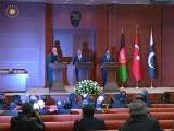 Zirvede Cumhurbaşkanı Gül, Afganistan Cumhurbaşkanı ve Pakistan Cumhurbaşkanı soruları cevapladı