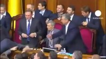 En video: Diputados se dieron de golpes en el Parlamento de Ucrania