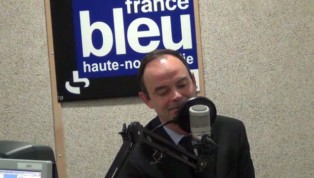 Edouard Philippe, maire du Havre, avant l'inauguration du tramway
