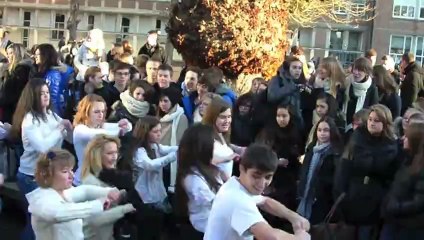 Flashmob du lycée Paul Duez pour le Sidaction