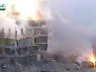 Syrian air strikes continue amid reports of napalm use