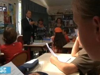 Reportages : Rythmes scolaires : Luc Châtel lance le débat