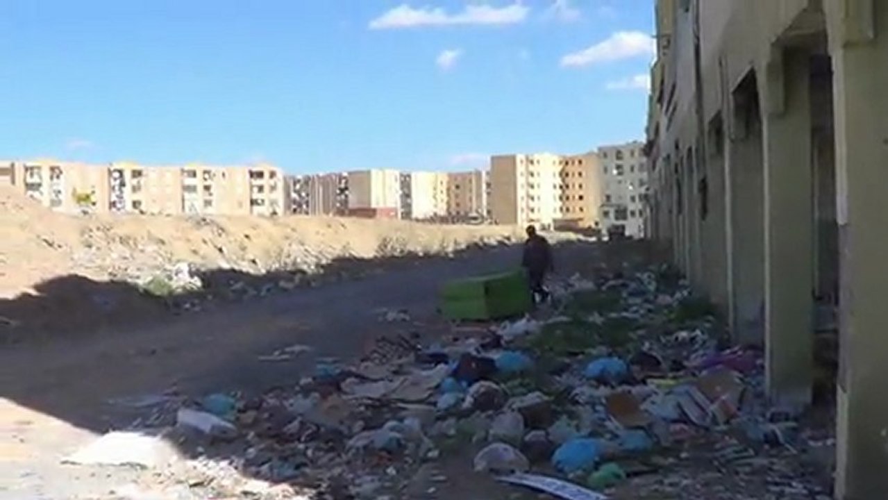 Bordj Bou Arreridj - Décharge dans une cité